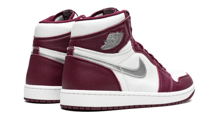 Air Jordan 1 Retro High OG Bordeaux - Image 3