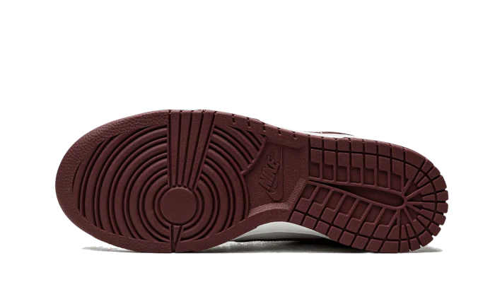 Nike Dunk Low Bordeaux - Image 4