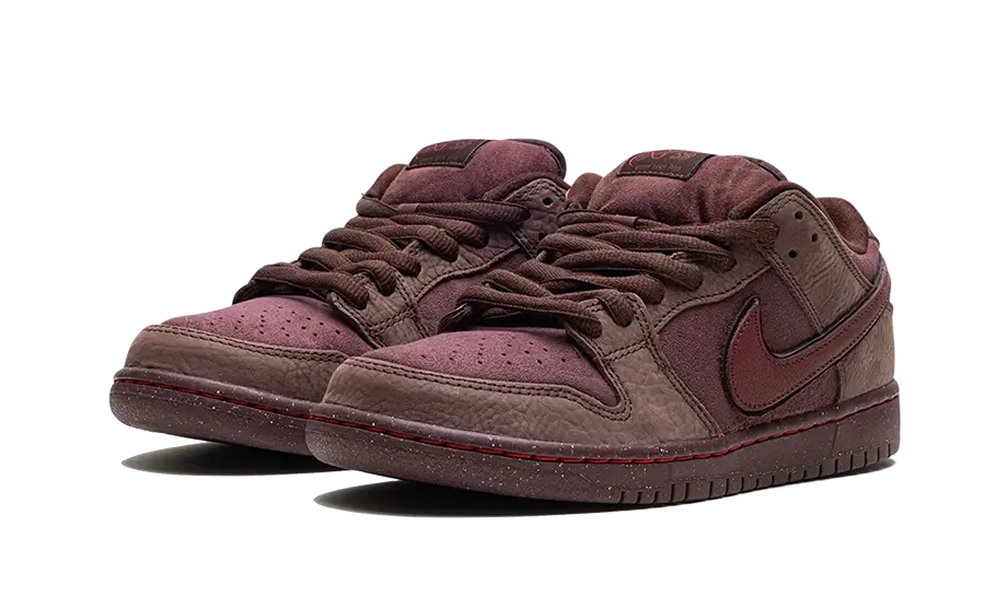 Nike SB Dunk Low City Of Love Burgundy Crush - Image 2