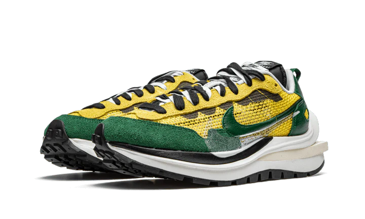 Sacai x Nike Vaporwaffle Tour Yellow Stadium Green - Image 2