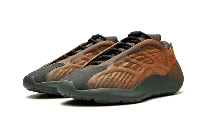 Yeezy 700 V3 Copper Fade - Image 2