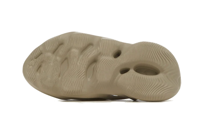 Yeezy Foam RNNR Stone Salt - Image 4